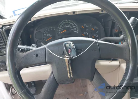 2004 Chevrolet Tahoe Ls z USA, uszkodzony, nr VIN 1GNEC13Z34R205558